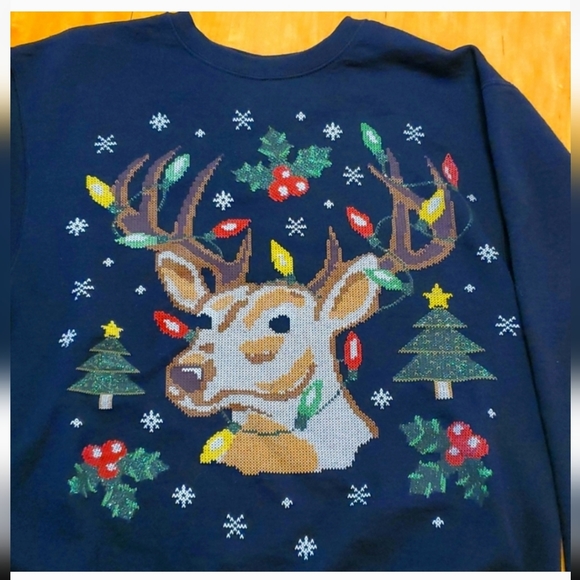 ❤️💚 Christmas Black Tangled Reindeer crewneck sweatshirt ❤️💚 1 Small left!! - Picture 10 of 10